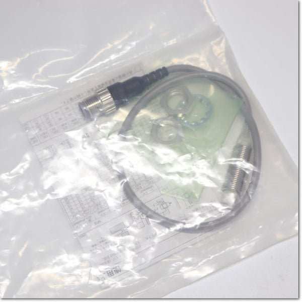 E2E-X8MD1-M1GJ   Proximity Sensor  直流2線式 非シールドタイプ M12  Connector 中継タイプ NO 0.3m 